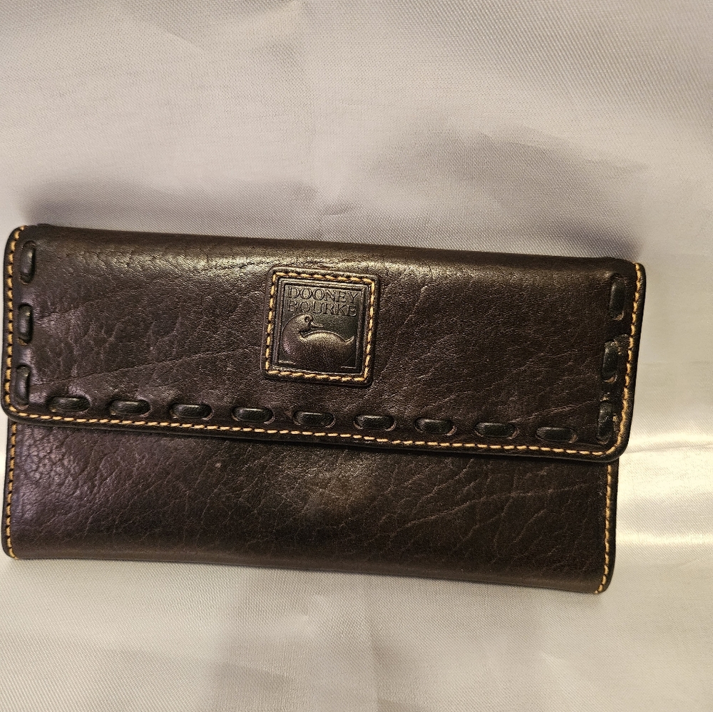 Dooney and Bourke wallet